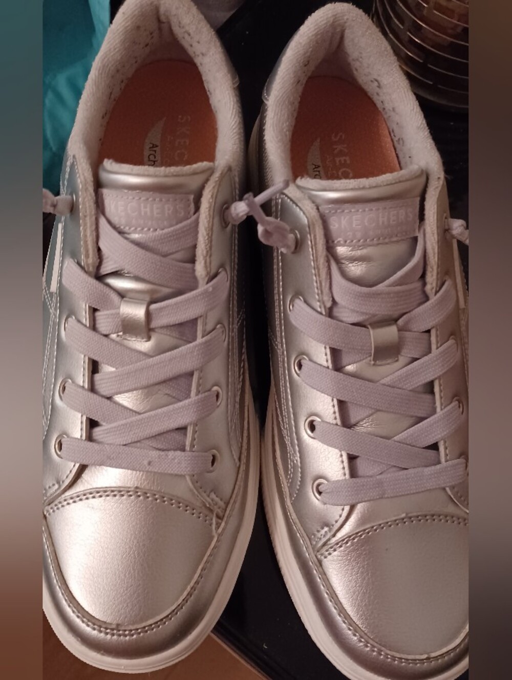 Skechers Arch Fit Slip-On New Size 10 Silver. Gorgeous. Solid well made.